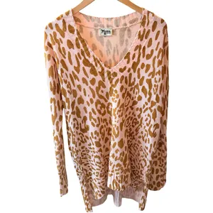 Show Me Your Mumu Pink Leopard V-Neck Sweater -M 🐆 💖 thumbnail 9