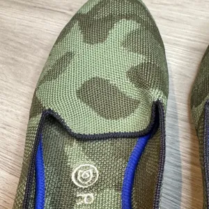Rothy's Camouflage Flats with Blue Trim sz 10 thumbnail 6