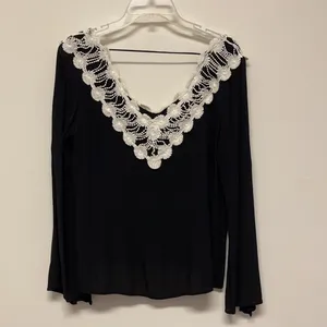 Entro Long Sleeve Bell Split Sleeve Black Top with off white lace trim size M thumbnail 11