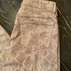 Rich & Skinny Women's Size 24 Pink reptile print Skinny Jeans Stretch Denim thumbnail 5