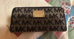 Michael Kors Wallet thumbnail 1