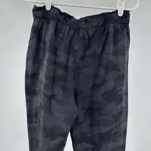 Lululemon stretch high rise Jogger 28" Luxtreme Heritage 365 Camo Deep Coal 8 thumbnail 7