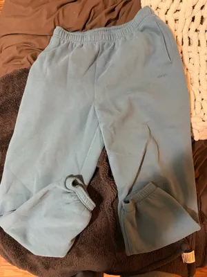 Aritzia sweatpants thumbnail 1