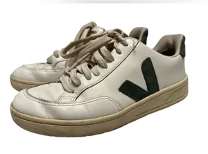 Veja V-12 White Leather Low Sneaker thumbnail 1