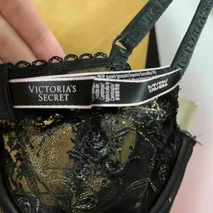 NWOT Victoria’s Secret Rose Bud Lace Bodysuit thumbnail 6