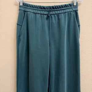 Lululemon Softstreme High-Rise Straight-Leg Pant in Storm Teal W5GHZS Size 6 thumbnail 4