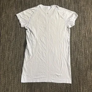 Lululemon Swiftly Tech Short Sleeve Crew Lavender Dusk Mesh Silverescent Size 8 thumbnail 2