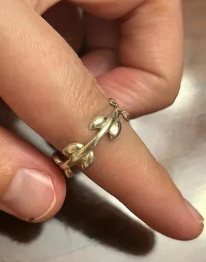 ring band sterling silver 925 beautiful unique lot a83 size 7 leaves thumbnail 1