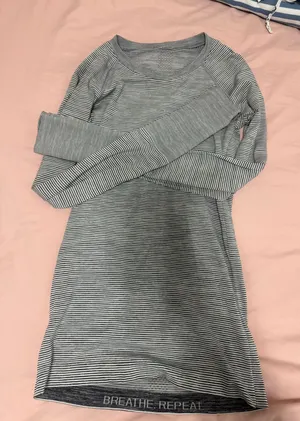 Lululemon white and gray horizontal striped long sleeve shirt #athletic #activewear thumbnail 1
