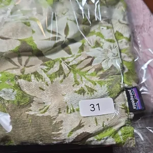 Patagonia Women's Green Floral Athletic Shorts thumbnail 7