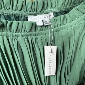 NEW Baltic Born Aubrey Off the Shoulder Pleated Mini Dress Green Large L NWT thumbnail 9