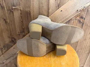 DV by Dolce Vita Women’s Size 7 Taupe FauxSuede Ankle Booties Block Heel thumbnail 6
