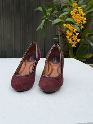 Clarks Burgundy Suede Pumps Women’s Mid Heel Classic Comfort Dress Shoes thumbnail 13