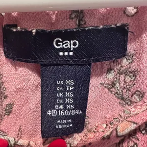 Gap Pink Floral Ruffled Blouse‎ Top Size XS thumbnail 2