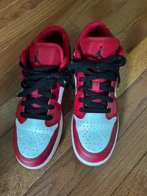 Nike Jordan shoes thumbnail 1