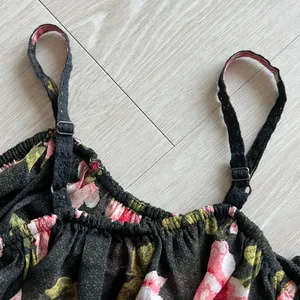 Kimchi Blue Top Womens Extra Small Floral Cropped Off The Shoulder With Straps thumbnail 8