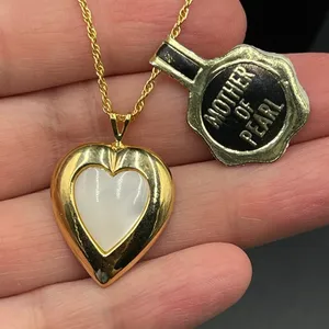 Mother of Pearl Heart Inlay Gold Tone Unsigned Necklace Vtg 18" thumbnail 2