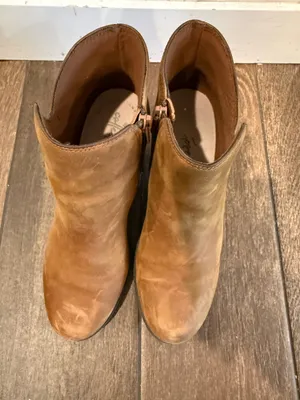 Clarks Boots Women Shoes Brown Leather‎ Ankle Booties Heels Zip Close Size 7.5 thumbnail 6