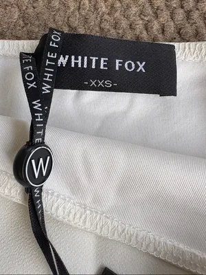 NWT White Fox Love Lost Stretch Mini Skirt White Size XXS thumbnail 6