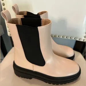 Lulu’s New Derrie Light Nude Platform Ankle Boots Chelsea Women’s Size 6.5 thumbnail 1