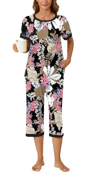 Women's Pajama Set L Short Sleeve Shirt and Capri Soft Pull‎ On Pants Pockets thumbnail 1