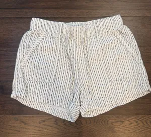 Old Navy White and Navy Patterned Pull-On Shorts Size Small - C31-059 thumbnail 1