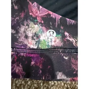 Lululemon Energy Bra Sz 10 Purple Black Floral Illusion Strappy Workout Yoga Gym thumbnail 3