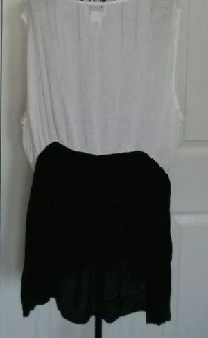 OSO Casuals Sleeveless Floral Embroidered CrinkleTop Black & White Elastic Sz1X thumbnail 2