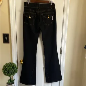 Elegant Black Flare Jeans for Women thumbnail 3