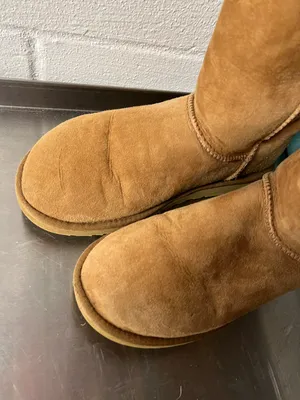 UGG Classic Chestnut Boots thumbnail 3