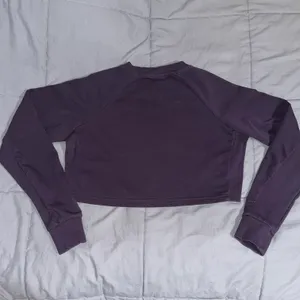 Gymshark Legacy Crop Sweatshirt thumbnail 9