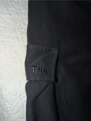 Aritzia TNA Black Straight Leg Cargo Pants thumbnail 4