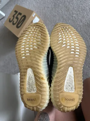 Yeezy Boost 350 V2 Black Non-Reflective thumbnail 6