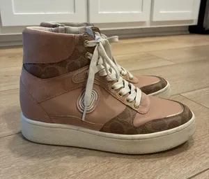 Coach Women’s G4335 High Top Sneakers Logo Signature Leather Size 7.5 thumbnail 1