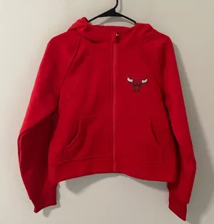 NWT Chicago Bulls Women’s Main Event Fleece Hoodie Size Small NBA thumbnail 1