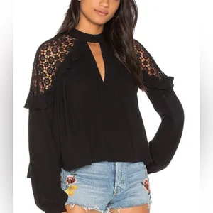 Free People Little Bit Of Love Crochet Lace Ruffle Keyhole‎ Blouse Black Size XS thumbnail 3