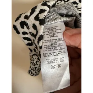 Ann‎ Taylor Top Women Small Black White Leopard Print Mock Neck Button Cuff Chic thumbnail 6