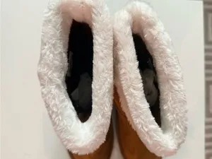 Women’s Tan Faux-Suede Winter Boots with White Faux-Fur Cuff and Side Bows thumbnail 4