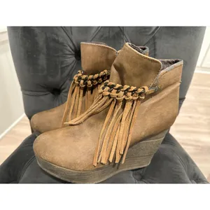 Sbicca Vintage Collection Brown Fringe Wedge Ankle Boots Women's Size 8 Boho thumbnail 3