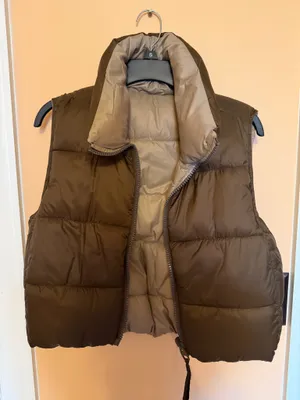 Zara cropped puffer vest thumbnail 1