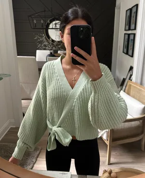 H&M Cropped Green Knit Sweater thumbnail 1