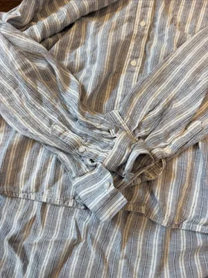 Old Navy The Boyfriend Shirt in Blue & White Button-Down Large - C73-040 thumbnail 5