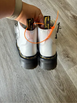 Dr. Martens AirWair Devon Heart White Leather Platform Boots size 5 thumbnail 7