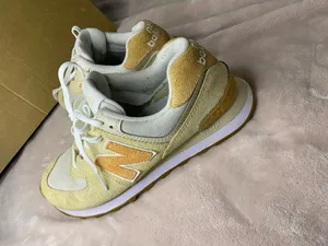 New Balance 574 Women Sneakers Shoes Size 8 thumbnail 4