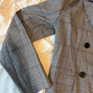 Princess Polly Black and White Blazer thumbnail 5