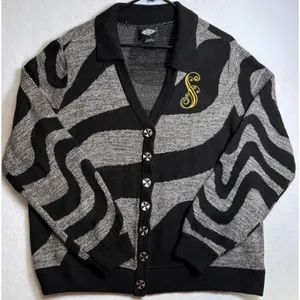 Wicked Universal Studios Hot Topic Shiz University Cardigan Sweater Black Grey 1 thumbnail 1