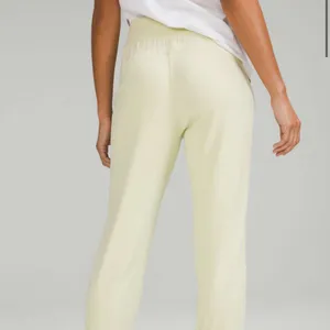 Lululemon Ready to Rulu Classic-Fit High-Rise Jogger *7/8 Length in Dewy Size 8 thumbnail 3