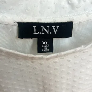 Women's White Textured Top Size XL thumbnail 2