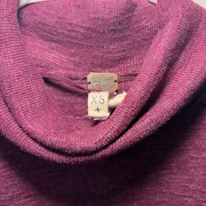 We The Free People Purple‎ Split Back Turtleneck Sweater Top XS boho lagenlook thumbnail 5