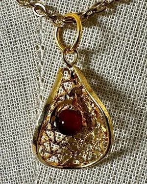 Vintage Gold-Tone Teardrop Filigree Necklace with Dark Cabochon Accent thumbnail 1